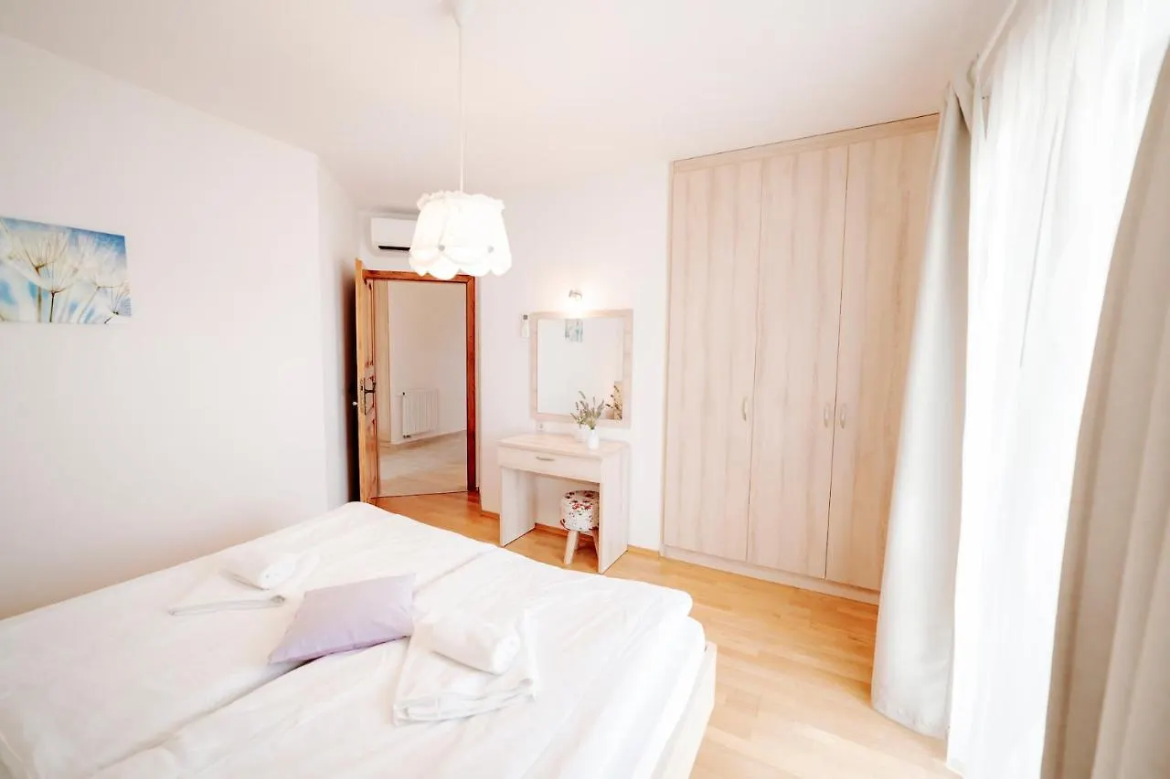 בית נופש Višnjan Villa Begonia